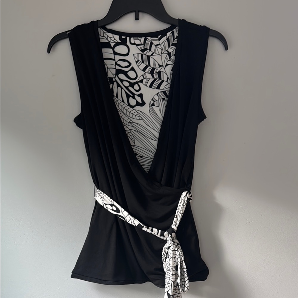 Serra Black and White Faux Wrap Reversible Tank Top w/belt Packable